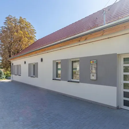 Nemes The Great - Petite * Nemesvita