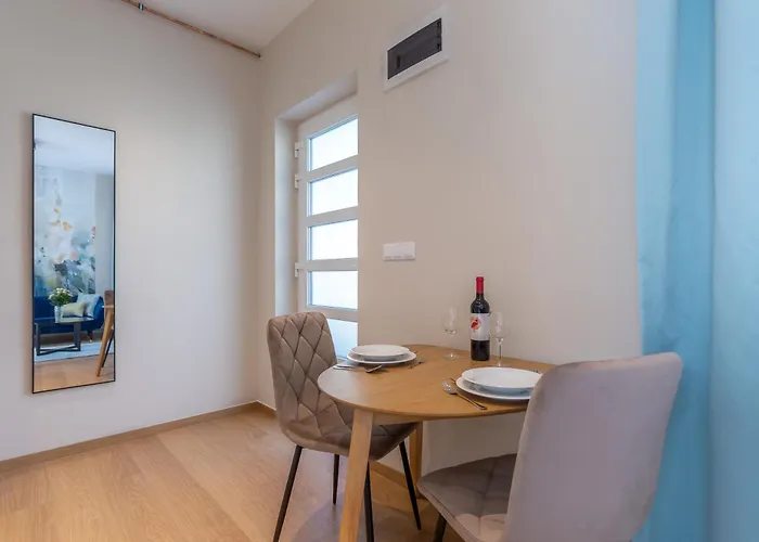 Nemes The Great - Petite