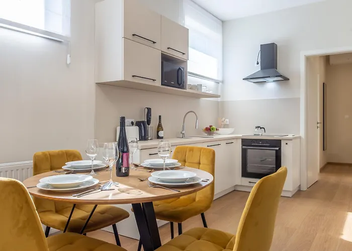 Nemes The Great - Petite * Nemesvita